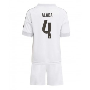 Lacne Dětský Futbalové dres Real Madrid David Alaba #4 2025-26 Krátky Rukáv - Domáci (+ trenírky)